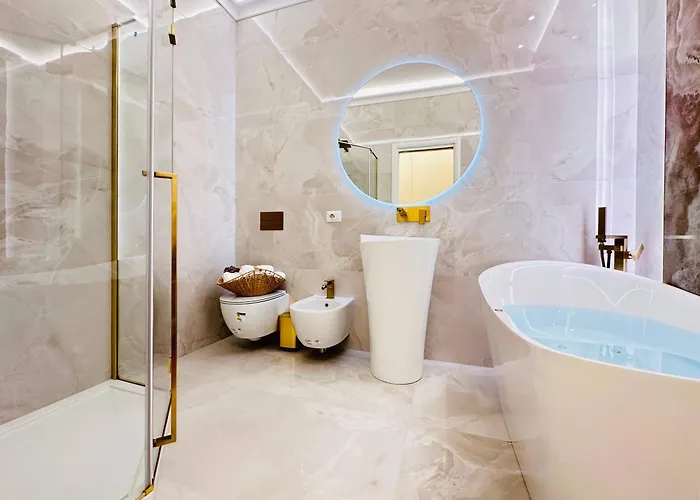 Trevi Fountain Elegant Appartement